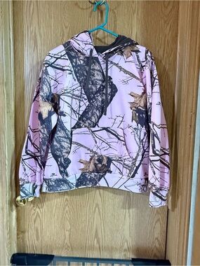Mossy Oak Pink Camo Hooded Pullover